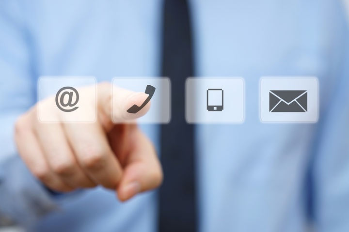 Telefon Email  - Copyright: Foto: iStock.com_BernardaSv 