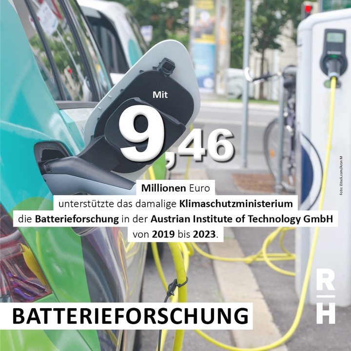 Foto: iStock/Aron M E-Auto an Ladestation - Copyright: Foto: iStock/Aron M