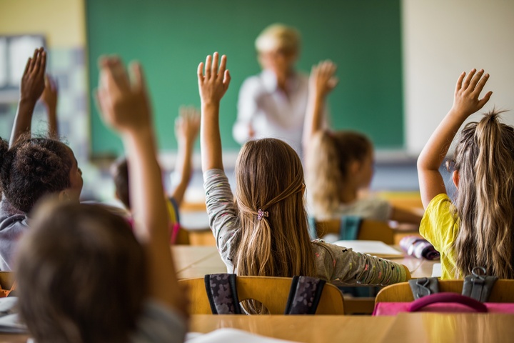 Foto: iStock.com/Skynesher Schulklasse - Copyright: Foto: iStock.com/Skynesher
